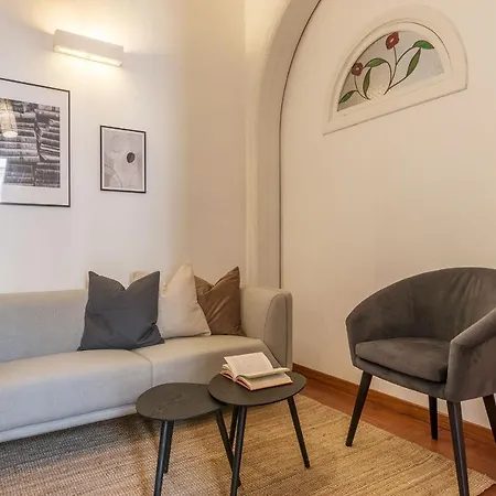 Lively Trastevere Renovated - Fromhometorome