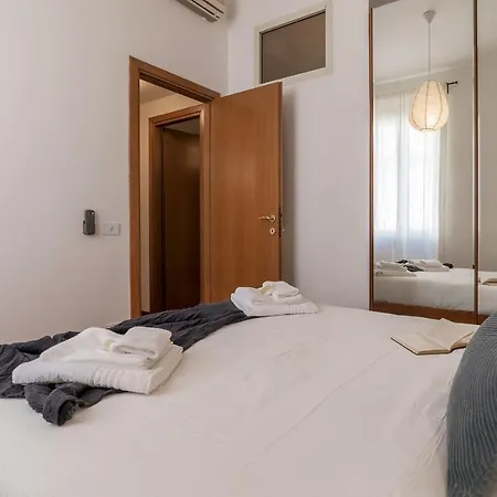 Lively Trastevere Renovated - Fromhometorome