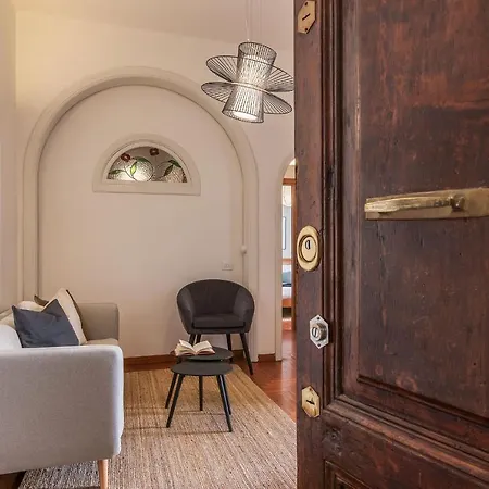 Lively Trastevere Renovated - Fromhometorome