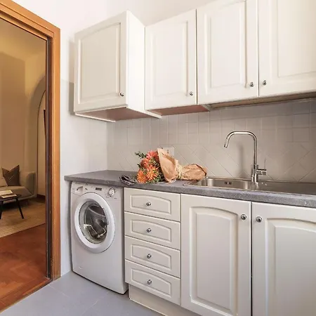 Lively Trastevere Renovated - Fromhometorome